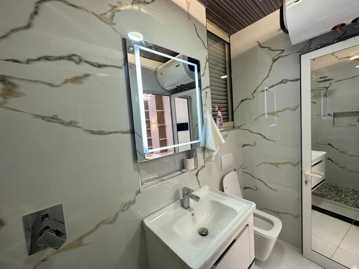 Esto'S Apartament Near Tirana Airport 1 - Self Checkin -Netflix - Free Parking Valias Bagian luar foto